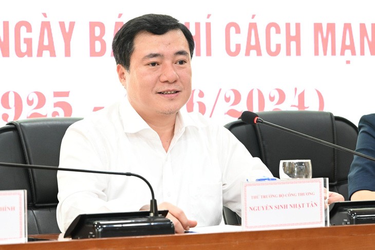 'Từ nay chúng ta đừng nghĩ giá điện chỉ có tăng, mà sẽ có giảm'- Ảnh 1. Thứ trưởng Nguyễn Sinh Nhật Tân - Ảnh: C.DŨNG
