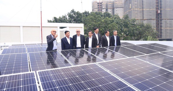 ‘Điện mặt trời mái nhà nối lưới có tính bất định, phát triển ồ ạt sẽ gây phí tổn không cần thiết’