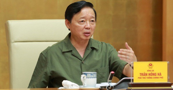 Phó thủ tướng: Nghiên cứu cơ chế khuyến khích dân lắp điện mặt trời mái nhà bán cho EVN