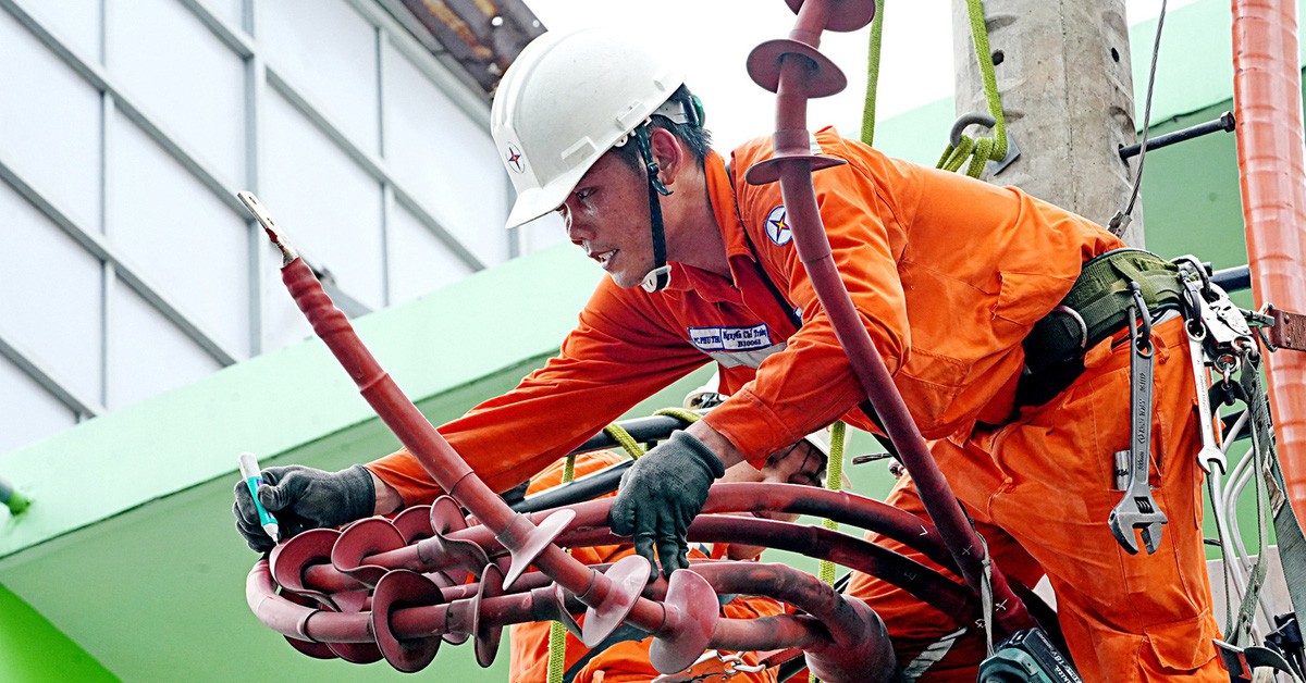 Vì sao EVN liên tục lỗ lớn?