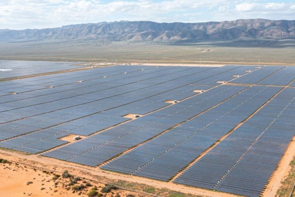 ‘Gã khổng lồ’ dầu khí Nhật Bản đầu tư lớn vào năng lượng tái tạo