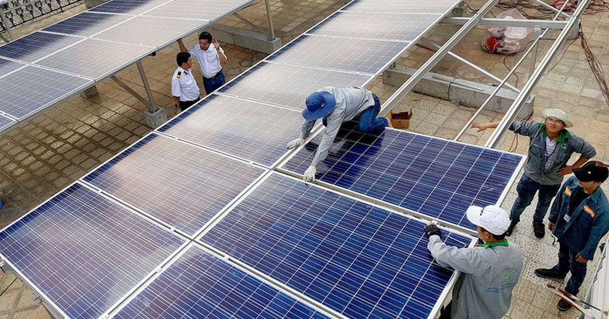 Người dân thông báo lắp đặt điện mặt trời mái nhà dễ hay khó mà EVN yêu cầu xử phạt?