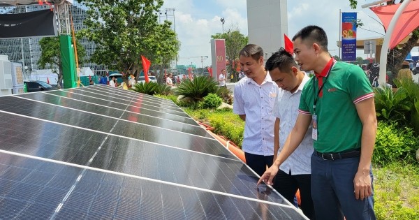 Điện mặt trời mái nhà: Doanh nghiệp mở lối, giải bài toán môi trường