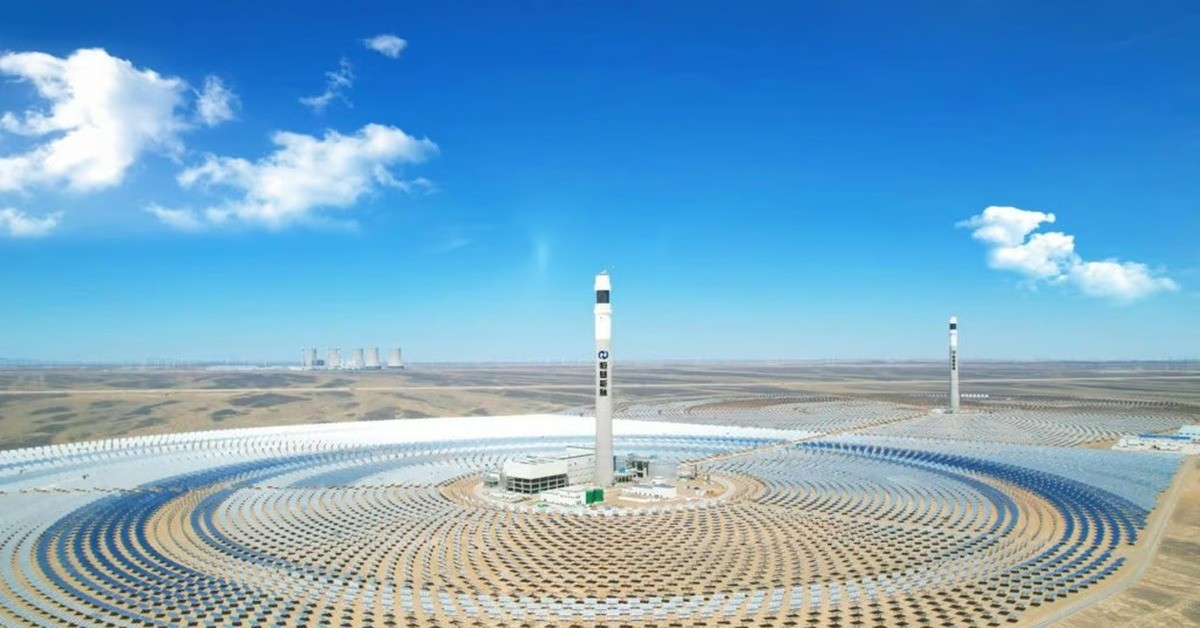 Trung Quốc vận hành nhà máy nhiệt điện mặt trời giữa sa mạc
