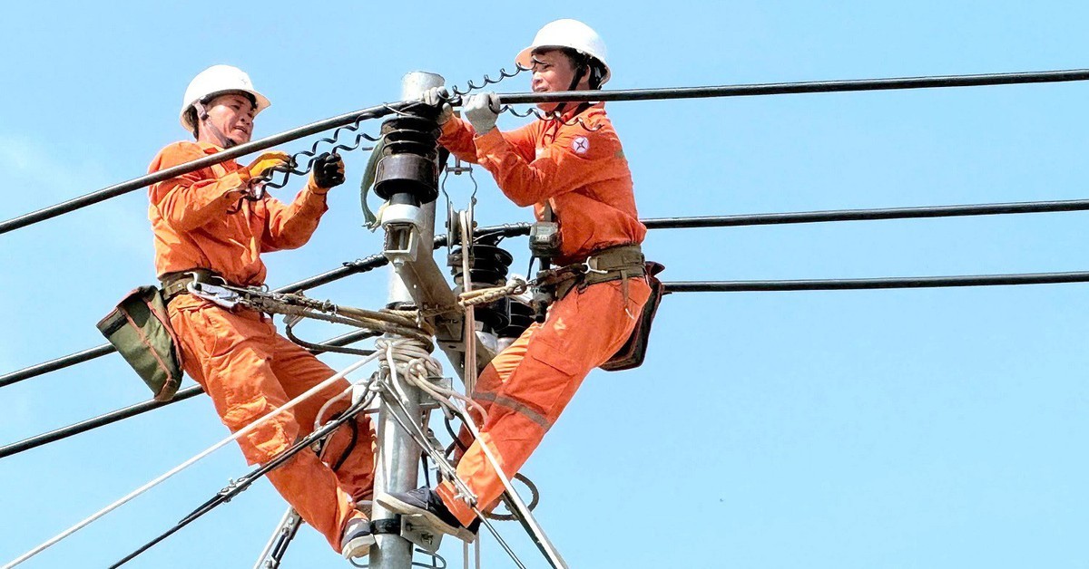 EVN lo không gánh nổi chi phí đầu tư lưới điện?