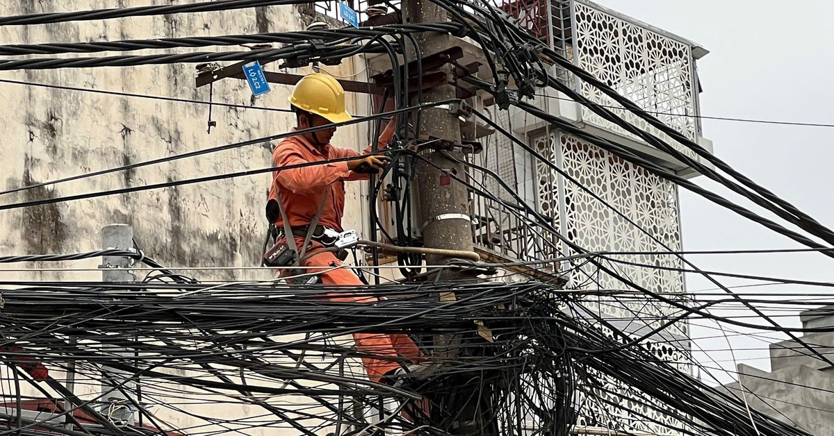 Chưa vào cao điểm nắng nóng, tiêu thụ điện đã vượt 1 tỉ kWh