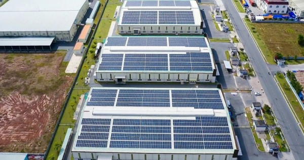 Điện mặt trời mái nhà mở hướng tự chủ năng lượng cho khu công nghiệp
