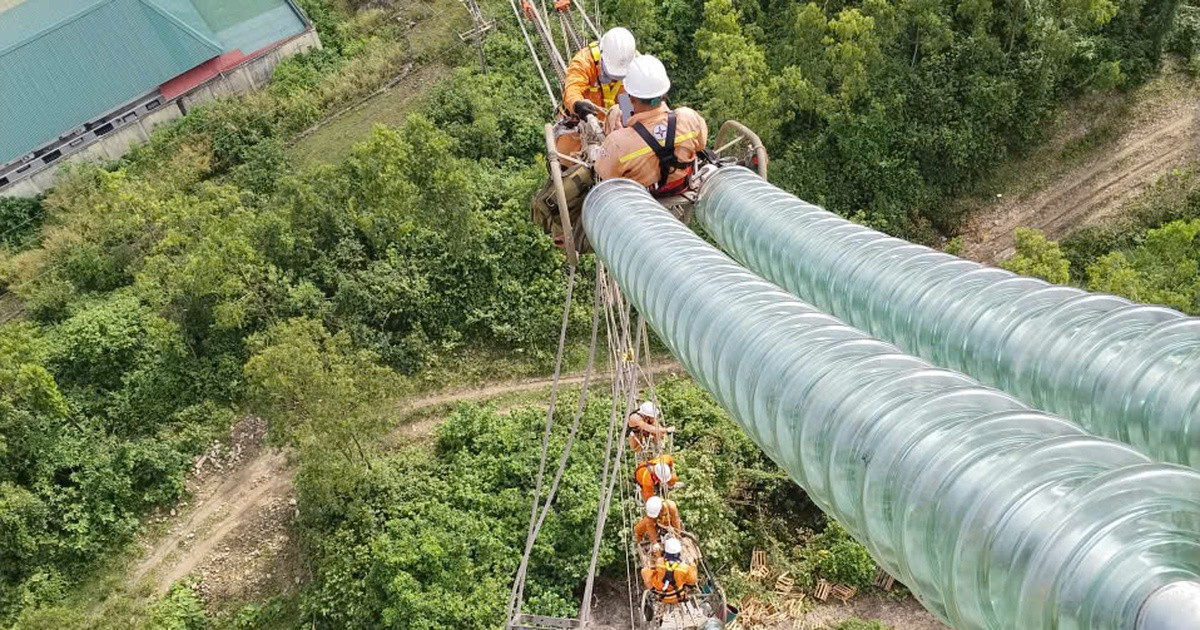 Bốn đường truyền tải 500kV đưa điện từ miền Nam, ‘ứng cứu’ 20% nhu cầu miền Bắc