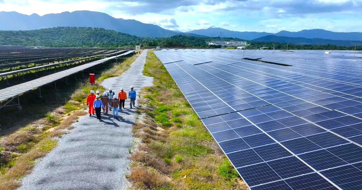 Bộ Công Thương lấy ý kiến khung giá điện gió, điện mặt trời năm 2026 do EVN tính toán