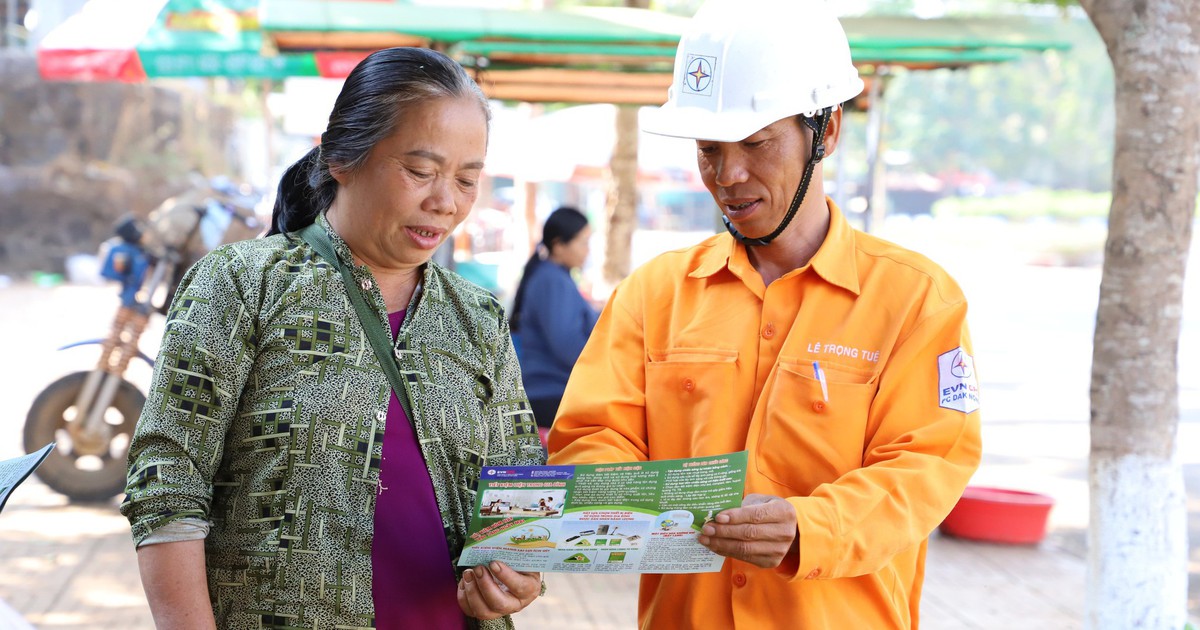 Bộ Công Thương: Chỉ áp giá điện sinh hoạt theo giờ với khách hàng đủ điều kiện